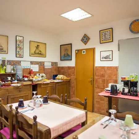 Pensión Ancora 3*